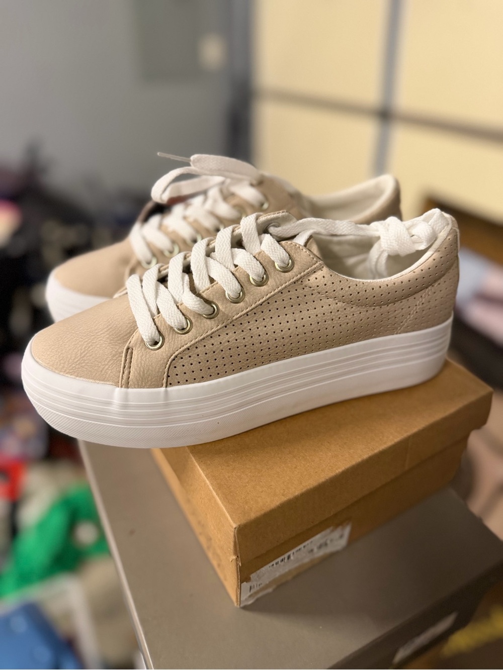 Jabasic Beige Platform Sneakers with White Sole